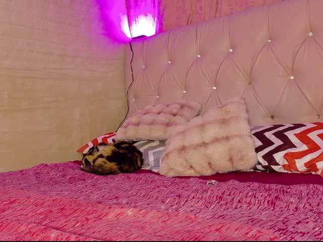 ManuMeow live cam on BongaCams