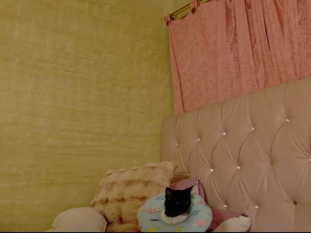 ManuMeow live cam on BongaCams