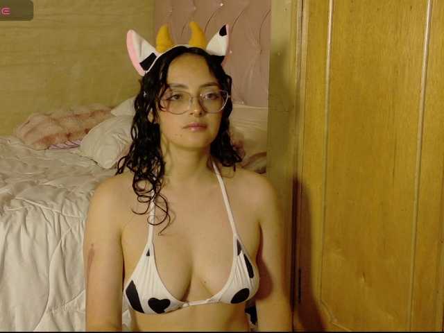 ManuMeow live webcam show