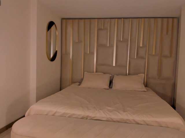 EmmaMonroe live cam on BongaCams