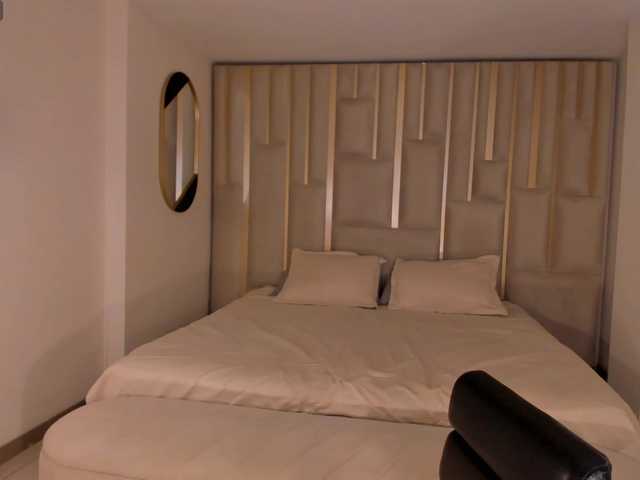 EmmaMonroe live cam on BongaCams
