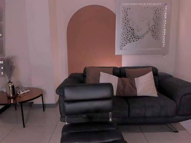 EmmaMonroe live cam on BongaCams