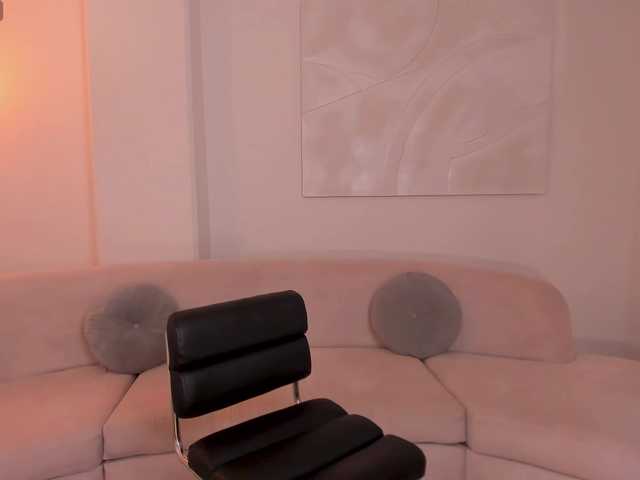 EmmaMonroe live cam on BongaCams