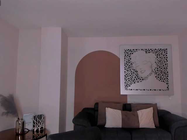 EmmaMonroe live cam on BongaCams