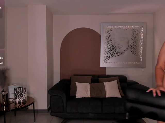 EmmaMonroe live cam on BongaCams