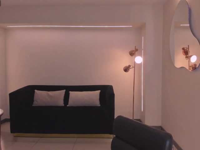 EmmaMonroe live cam on BongaCams