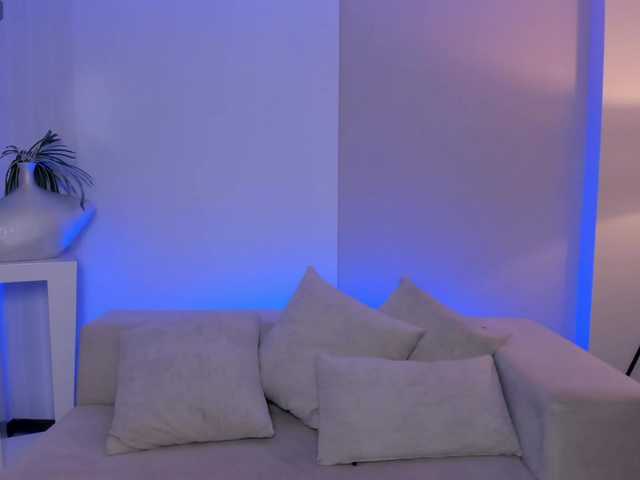 EmmaMonroe live cam on BongaCams