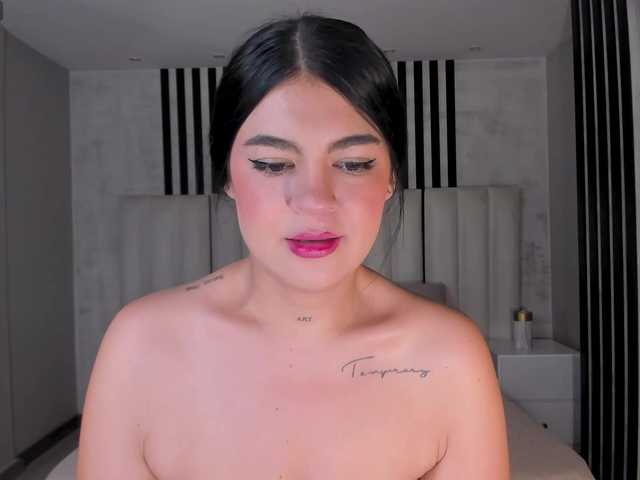 EmmaMonroe live cam on BongaCams