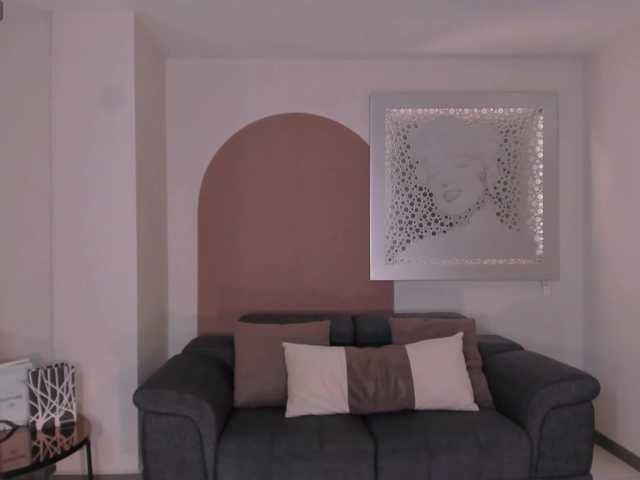 EmmaMonroe live cam on BongaCams