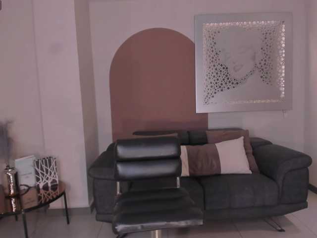EmmaMonroe live cam on BongaCams