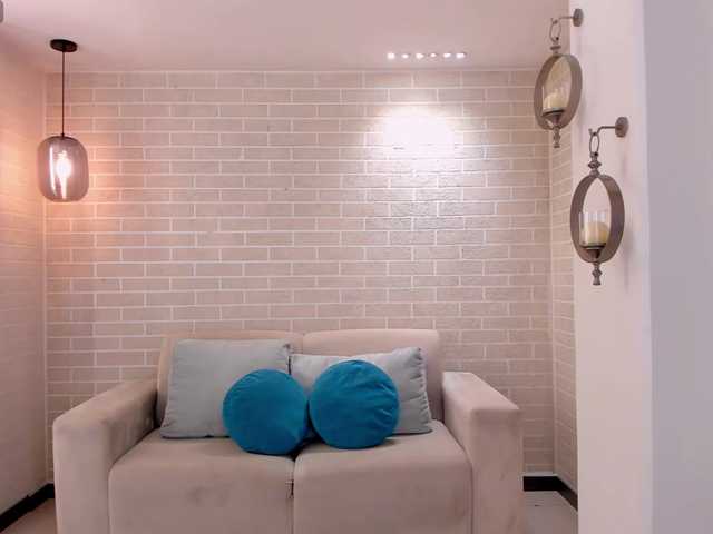 EmmaMonroe live cam on BongaCams
