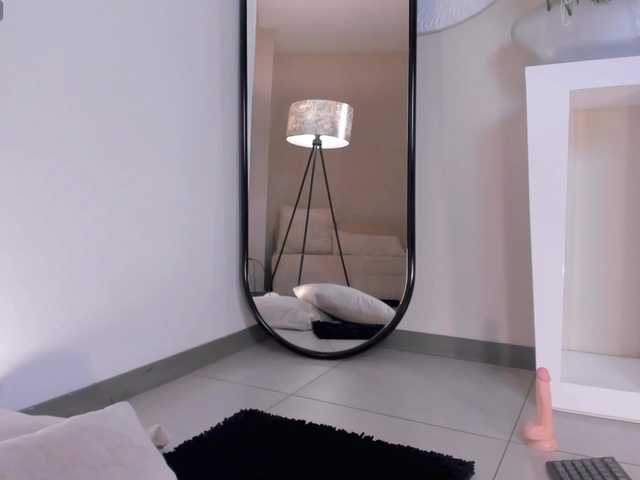 EmmaMonroe live cam on BongaCams