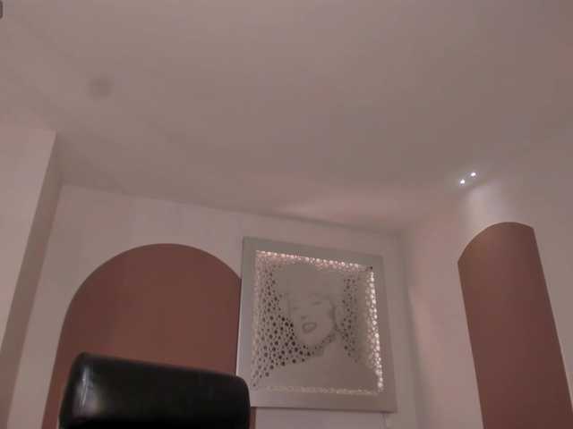 EmmaMonroe live cam on BongaCams