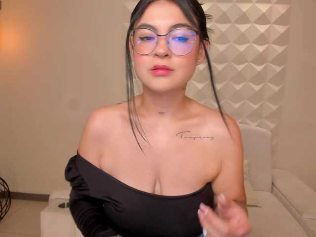EmmaMonroe live cam on BongaCams