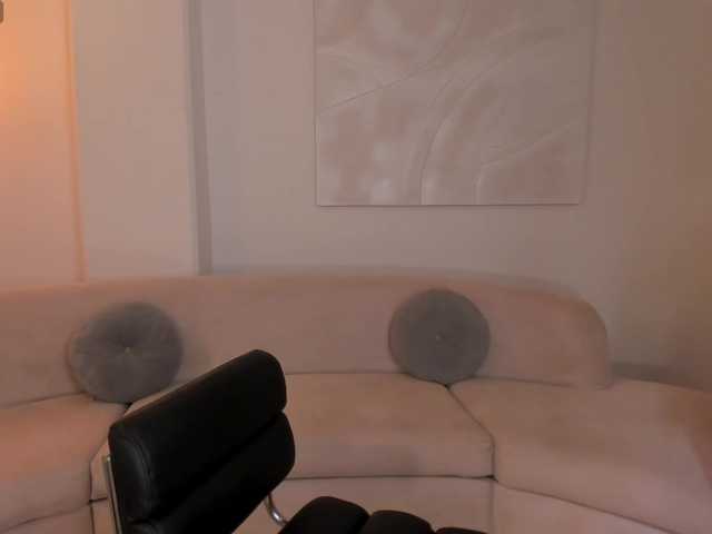 EmmaMonroe live cam on BongaCams