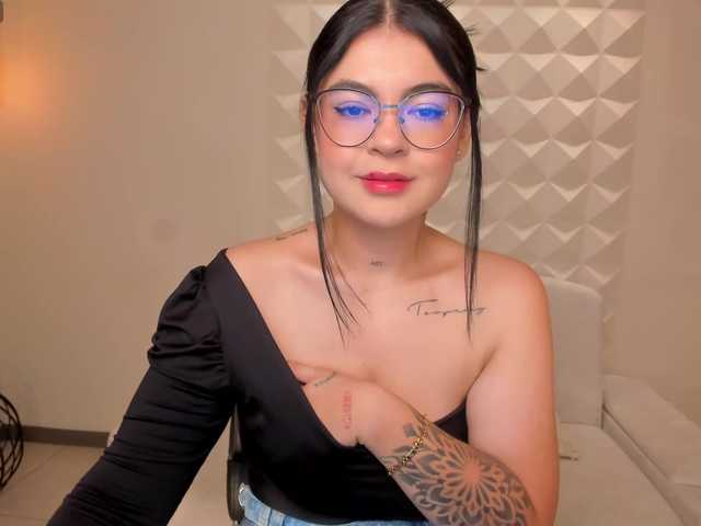 EmmaMonroe live cam on BongaCams