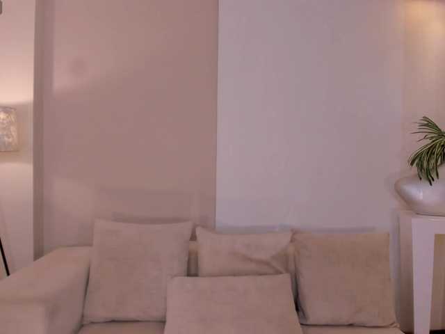 EmmaMonroe live cam on BongaCams