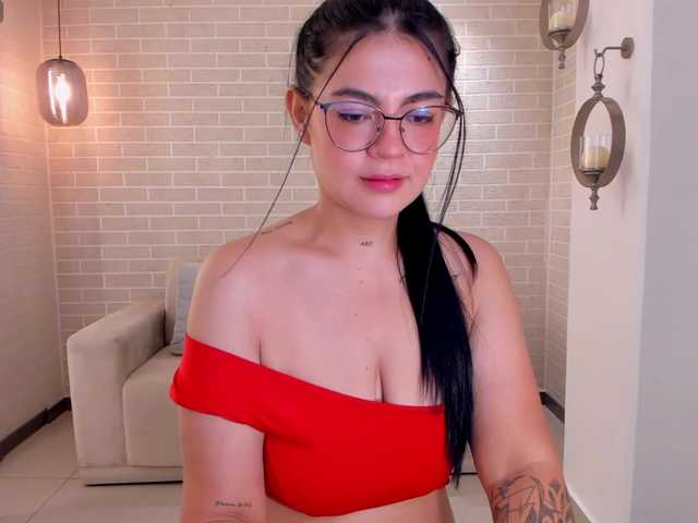 EmmaMonroe live cam on BongaCams