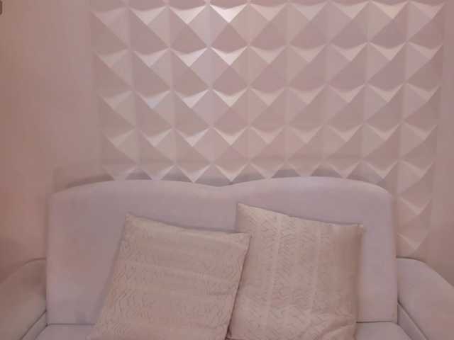 EmmaMonroe live cam on BongaCams