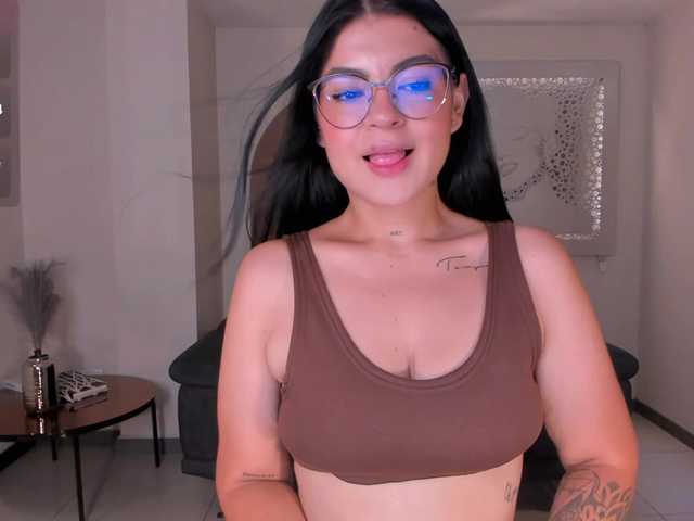 EmmaMonroe live cam on BongaCams