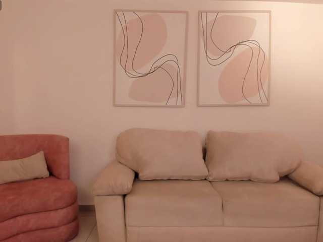 EmmaMonroe live cam on BongaCams
