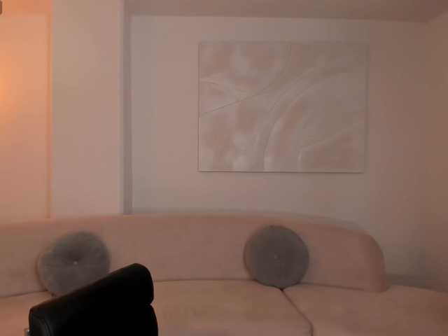 EmmaMonroe live cam on BongaCams