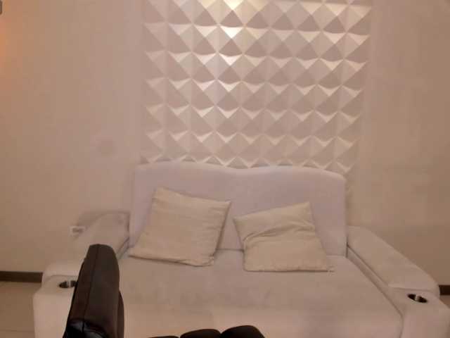 EmmaMonroe live cam on BongaCams