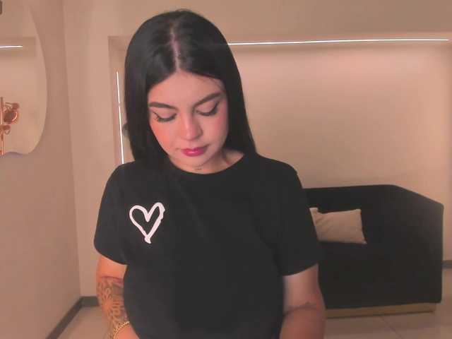 EmmaMonroe live cam on BongaCams