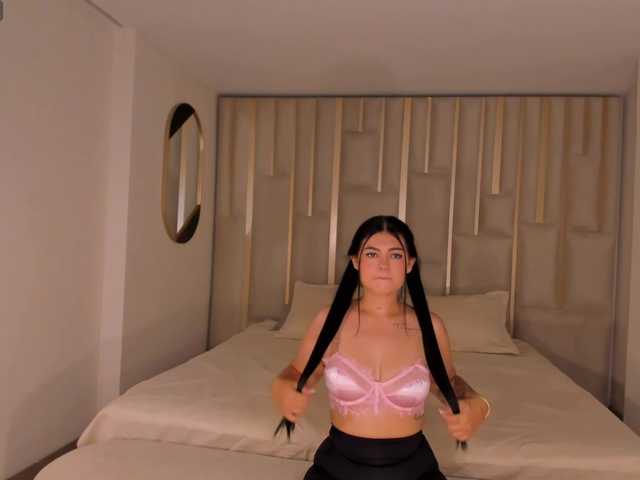EmmaMonroe live cam on BongaCams
