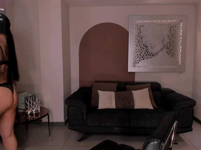 EmmaMonroe live cam on BongaCams