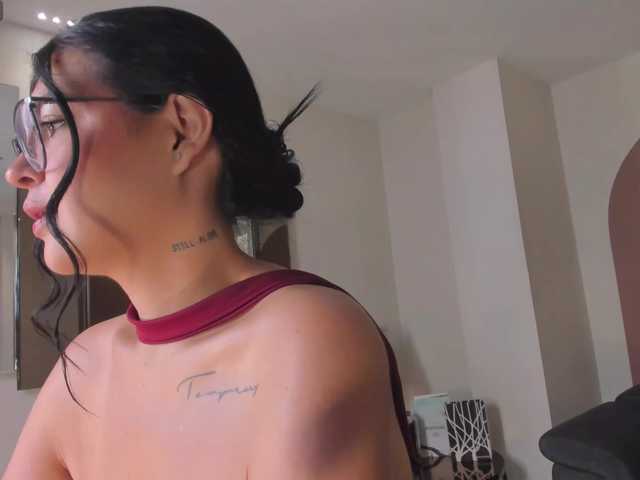 EmmaMonroe live cam on BongaCams