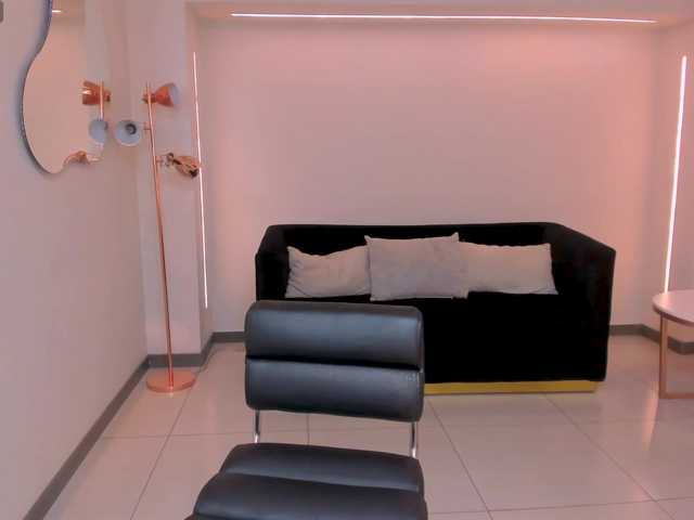 EmmaMonroe live cam on BongaCams