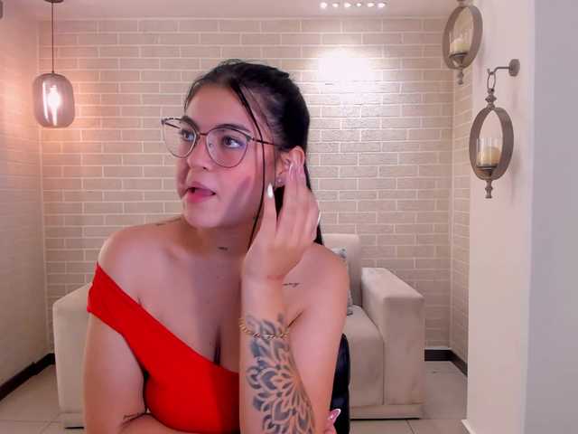 EmmaMonroe live cam on BongaCams