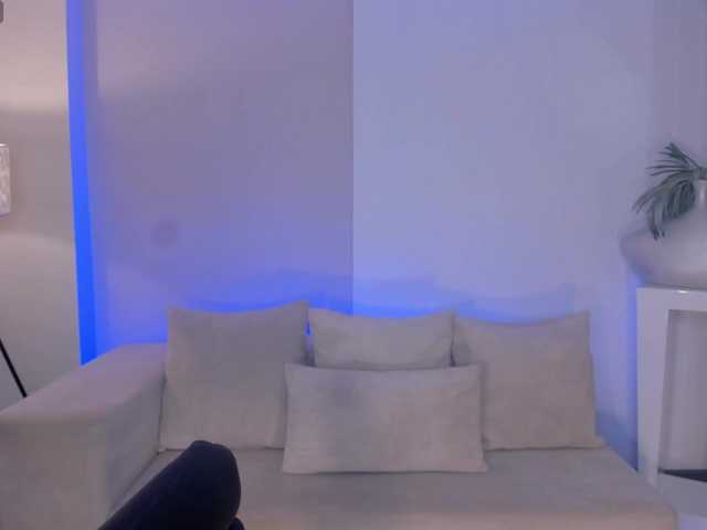 EmmaMonroe live cam on BongaCams