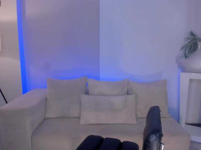 EmmaMonroe live cam on BongaCams