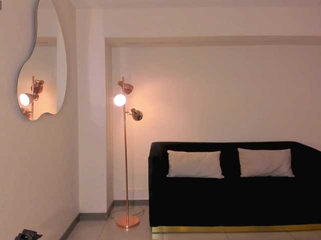 EmmaMonroe live cam on BongaCams
