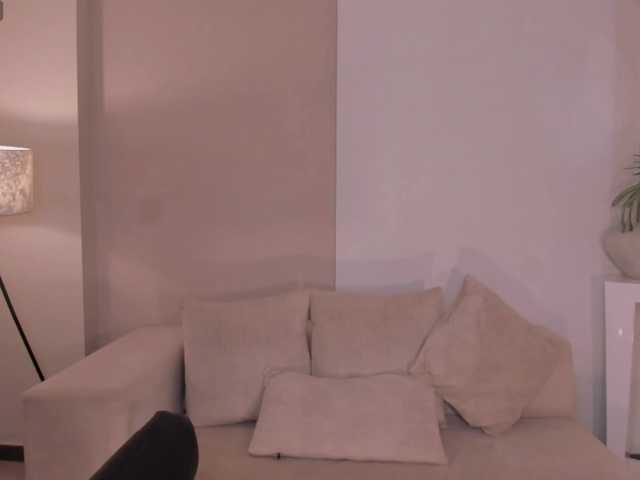 EmmaMonroe live cam on BongaCams