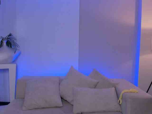 EmmaMonroe webcam