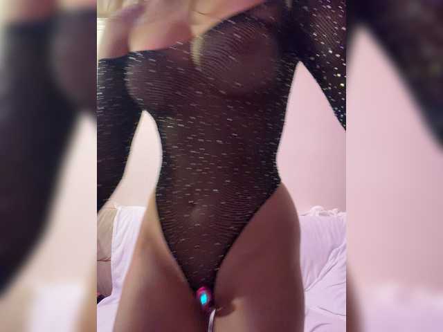 Miamour live cam on BongaCams