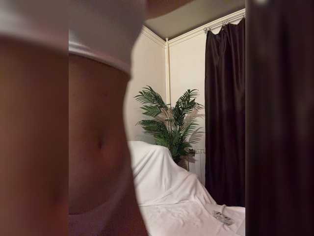 Miamour live cam on BongaCams