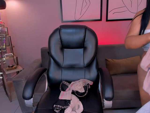 AshleyFerrer live cam on BongaCams