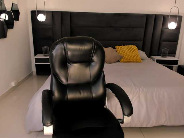 AshleyFerrer live cam on BongaCams
