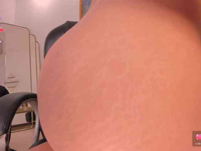 AshleyFerrer webcam