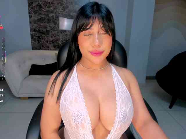 AshleyFerrer AshleyFerrer