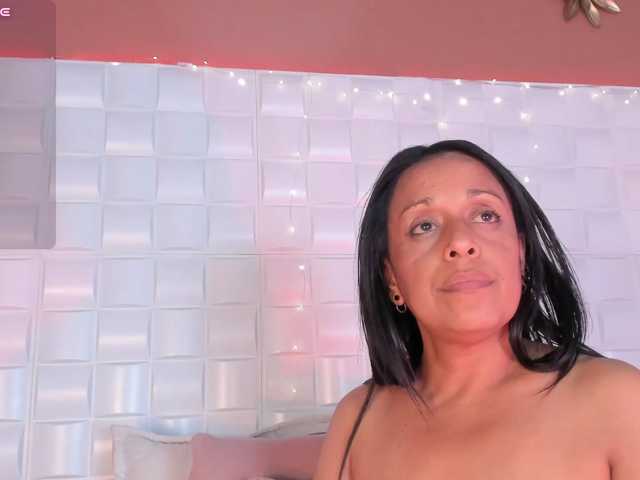 CamilaAngeles live cam on BongaCams