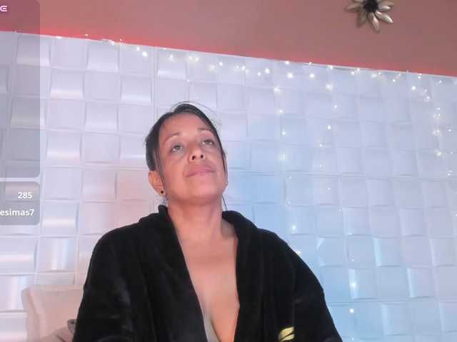 CamilaAngeles live cam on BongaCams