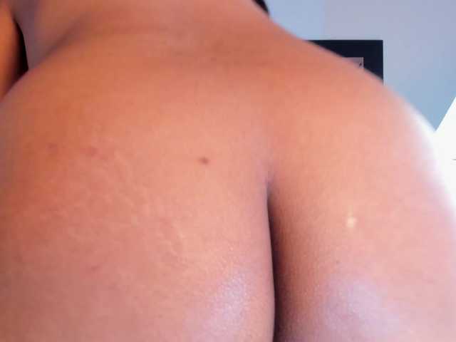 CamilaAngeles live cam on BongaCams