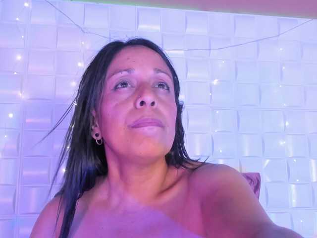 CamilaAngeles live cam on BongaCams