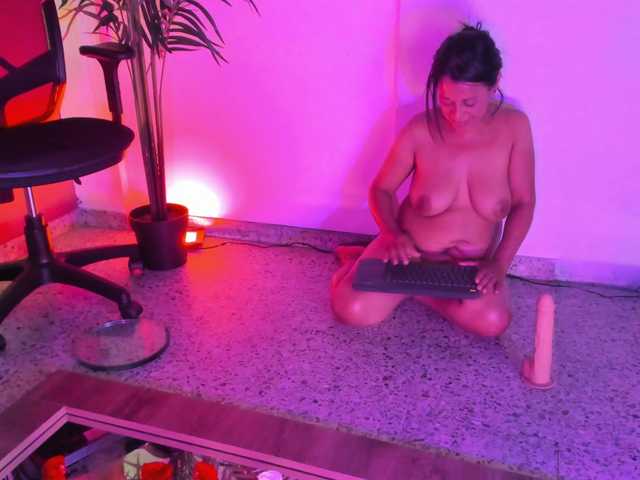 CamilaAngeles live cam on BongaCams