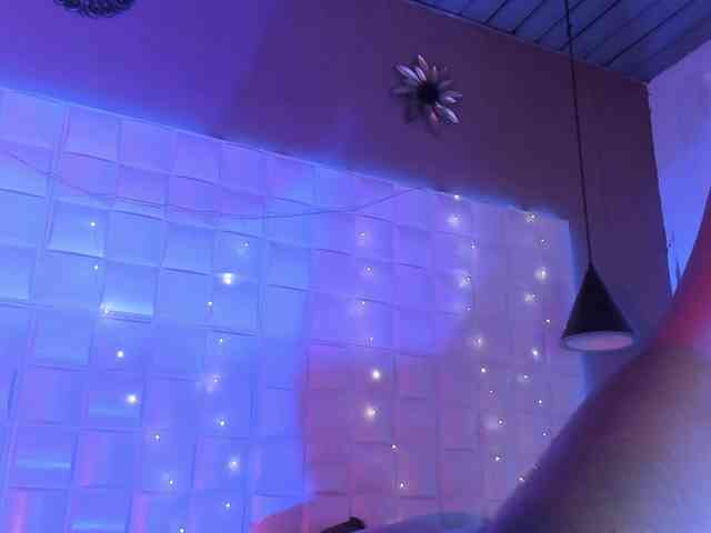 camilaangeles's live room
